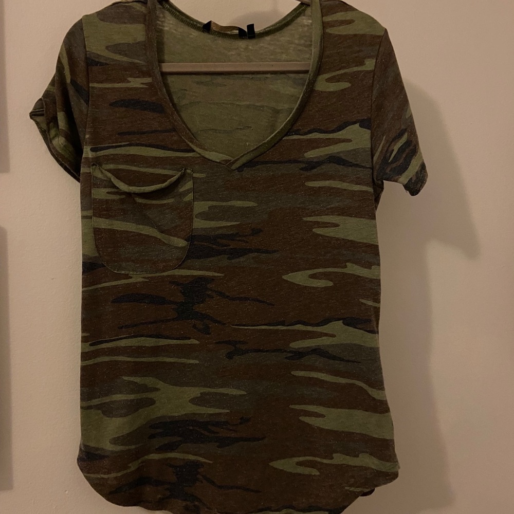 Camo tee